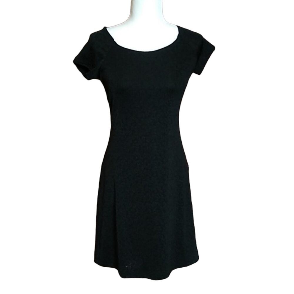 Heart & Soul JRS M Dress Black Leopard Print Fitted Short Sleeve Stretch